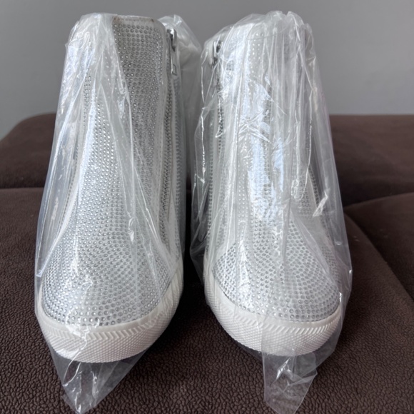 INC Womens White Embellished Cushioned Dollie Round Toe Sneakers Shoes size 7 - Picture 7 of 11